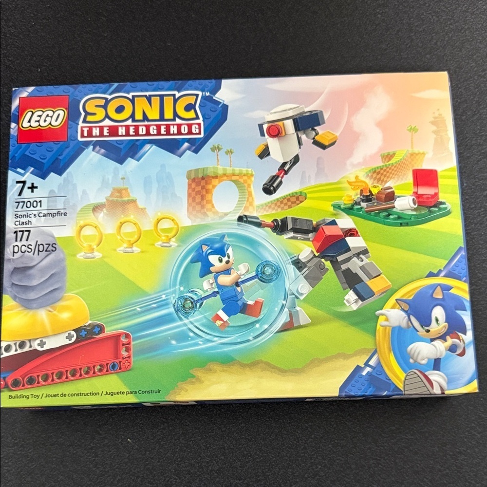 LEGO Sonic the Hedgehog Campfire Set - Blue, Red, and Yellow